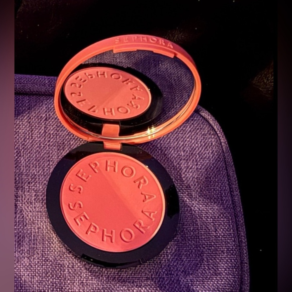 Only 1 LEFT. Sephora Colorful Blush/eye shadow Flirt It Up. - Picture 4 of 9